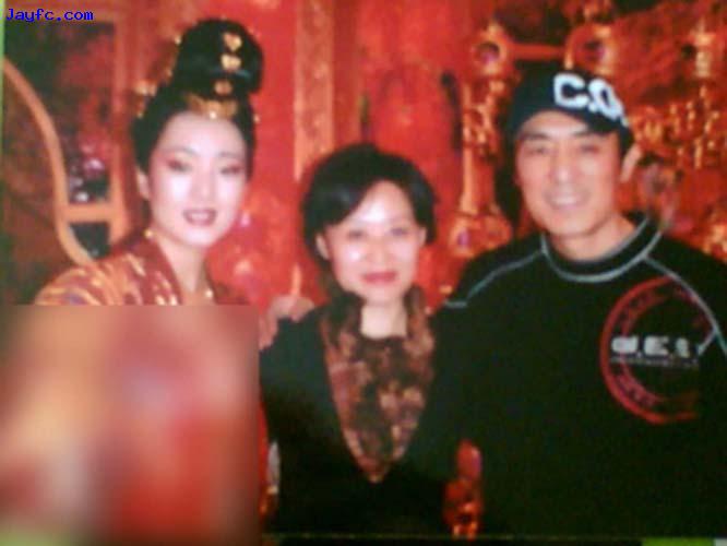 [其他]黄金甲剧组现场 歌迷与周杰伦合照
