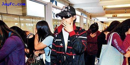 [其他]周董低调返台 在机场