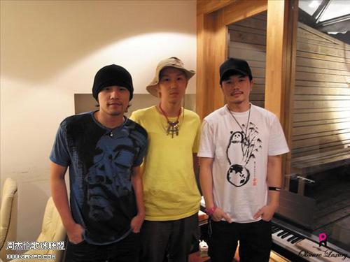 杰倫和下野宏明在MR.J的合照