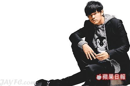 周杰伦身穿企鹅毛衣和妈妈回忆往日温馨