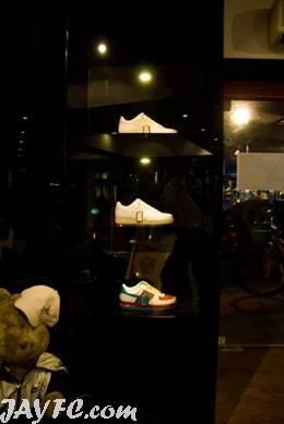 杰伦介绍自主品牌PHANTACi+店内图